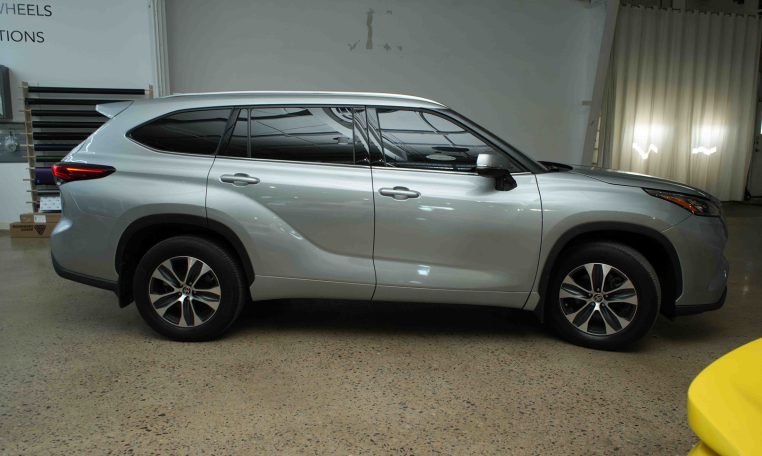 2020 TOYOTA HIGHLANDER XLE | AWD