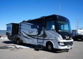 2012 FLEETWOOD BOUNDER CLASSIC  36R Triple Slide / 3 BED/2 BATH