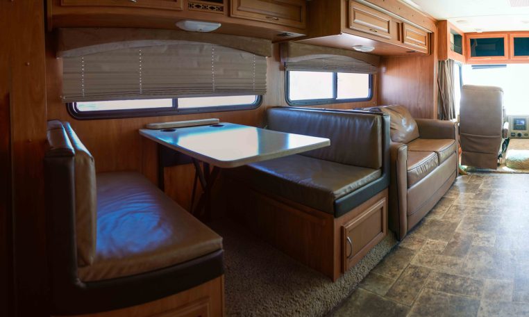 2012 FLEETWOOD BOUNDER CLASSIC  36R Triple Slide / 3 BED/2 BATH