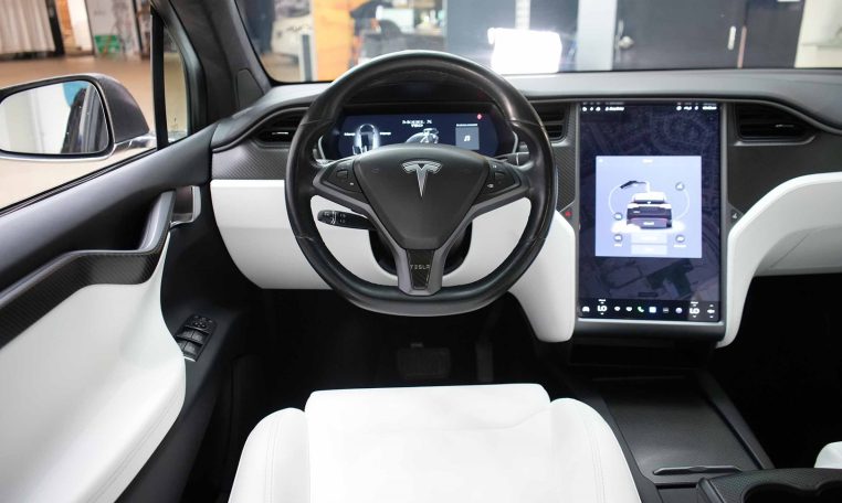 2018 TESLA Model X 75D