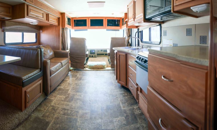 2012 FLEETWOOD BOUNDER CLASSIC  36R Triple Slide / 3 BED/2 BATH