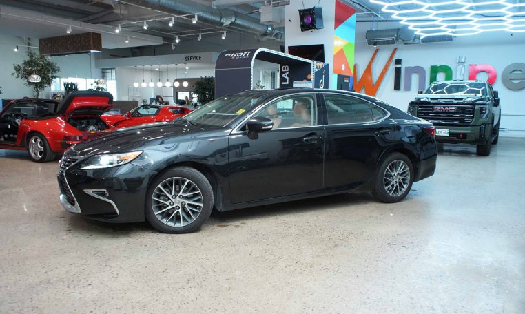 2016 LEXUS ES 350 | Local MB Vehicle | One Owner| Servicing Done at Lexus!