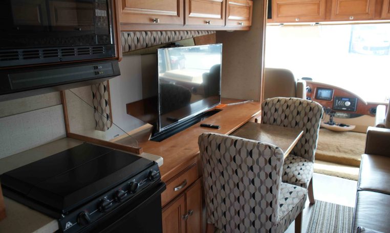 2014 WINNEBAGO VISTA 30T 30T | NO Accidents | Low KM’s | Triple Slideout