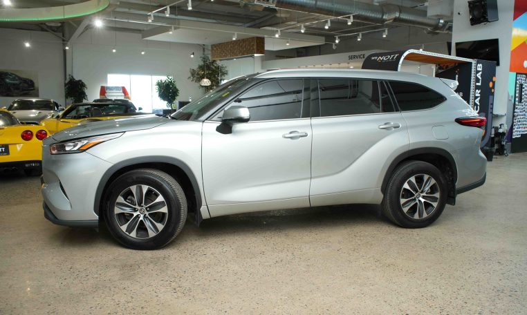 2020 TOYOTA HIGHLANDER XLE | AWD