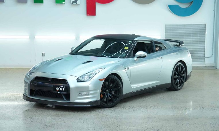 2013 NISSAN GT-R | Brembo Brakes | Bilstein Suspension | 545 HP!