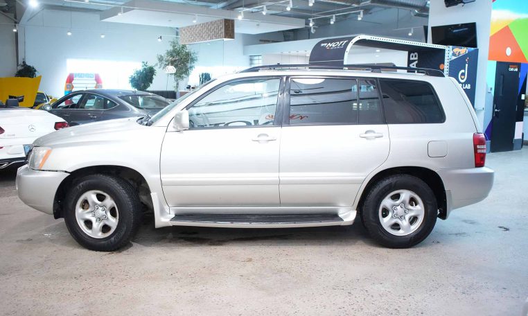 2003 TOYOTA HIGHLANDER  LIMITED